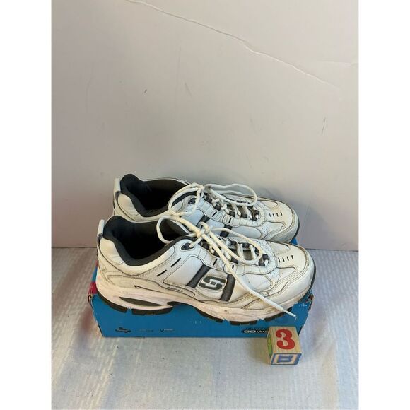Skechers Sports White Leather Sneakers mens 10.5 EW Wides memory foam sn#5124 - Picture 1 of 7